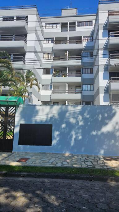 Prainha Beach Lindo Apartamento Proximo A Praia Caraguatatuba Exterior photo